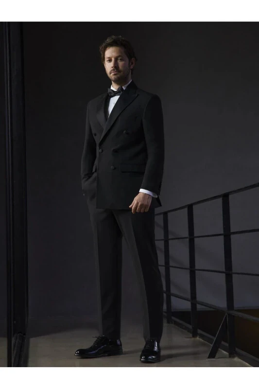 Black Men's Slim Fit Plain Pointed Collar Tuxedo Suit - 92393 - DUFY