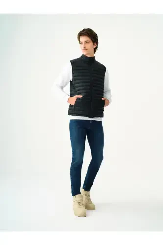 Black Men's Vest - LOFT (1)