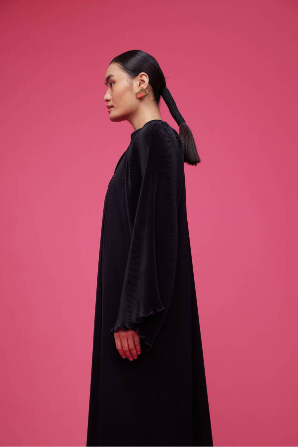 Black Pleated Sleeve Abaya - 4