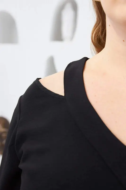 Black Plus Size Blouse with Collar Detail - 4