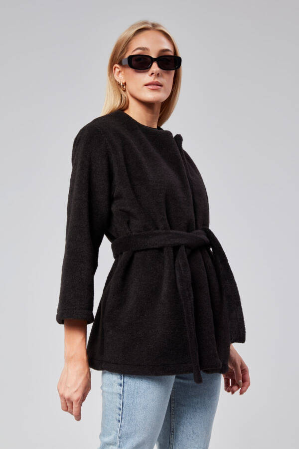 Black plush coat with belt. - 6