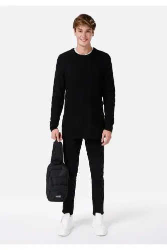 Black, regular fit knitted sweater for men. - 3