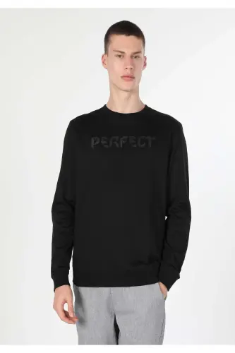 Black, regular fit printed sweatshirt for men. - 1