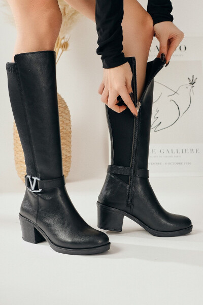 Black scuba fabric detailed, flexible ankle boot. - 3