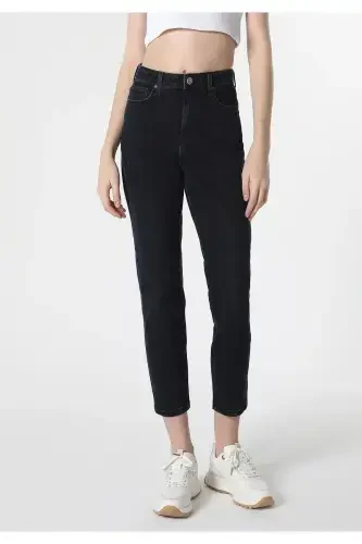 Black skinny fit women's jeans. - 4