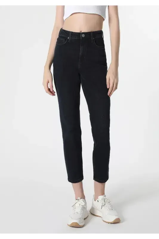 Black skinny fit women's jeans. - 4