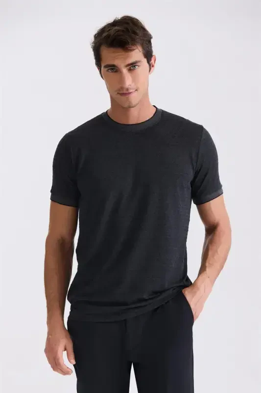 Black Slim Fit Crew Neck T-Shirt - JAKAMEN