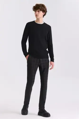 Black Slim Fit Patterned Knitted Sweater - JAKAMEN (1)