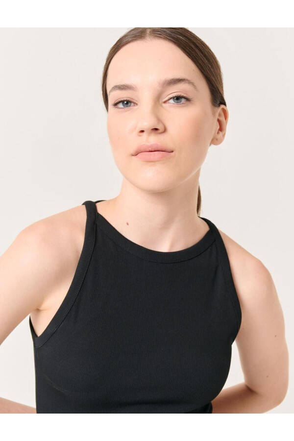 Black Slim Fit Sleeveless Halter Neck Basic Knit Tank Top - 14