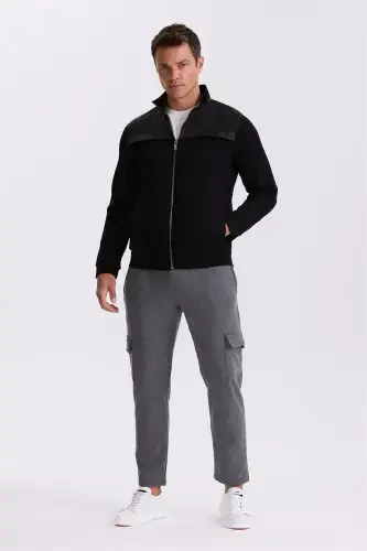 Black Slim Fit Zippered Cotton Lycra Jogging Top - JAKAMEN (1)