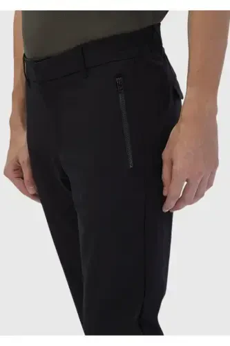 Black Straight Knit Jogger Fit Casual Pants - 4