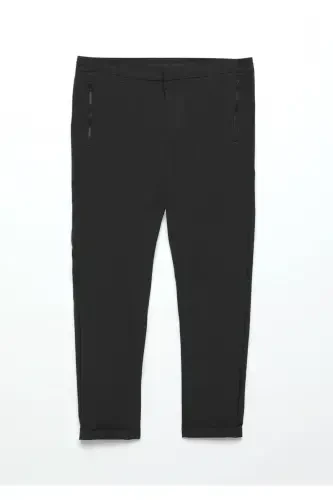 Black Straight Knit Jogger Fit Casual Pants - 7