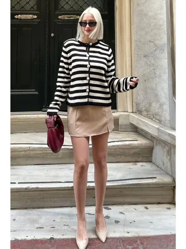 Black Striped Turtleneck Gold Button Detailed Cotton Cardigan Mg1605-Black - LC WAIKIKI (1)