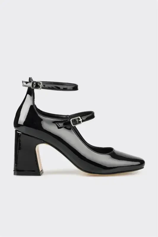 Black Woman's Heels - ELLE