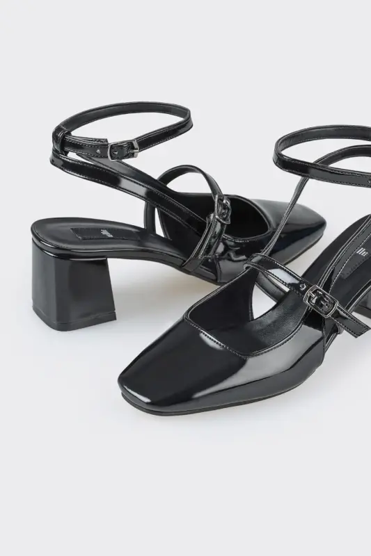 Black Woman's Heels - 4