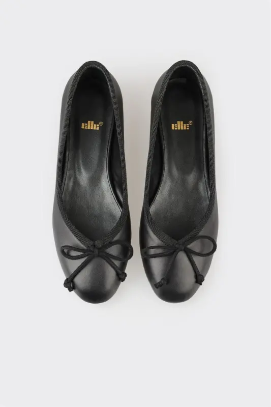 Black Woman's High Heels - 4