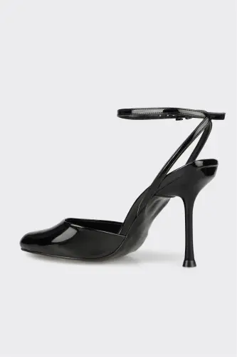 Black Woman's High Heels - 3