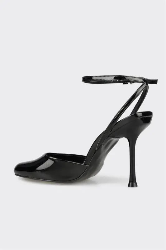 Black Woman's High Heels - 3