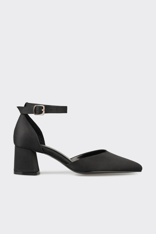 Black Woman's High Heels - ELLE