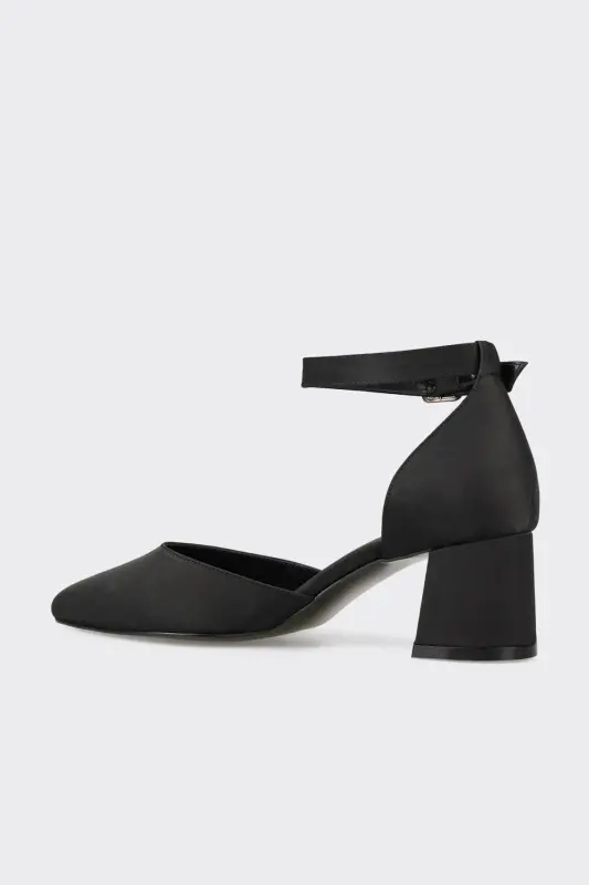 Black Woman's High Heels - 3