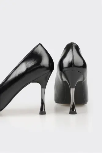 Black Woman's High Heels - 4