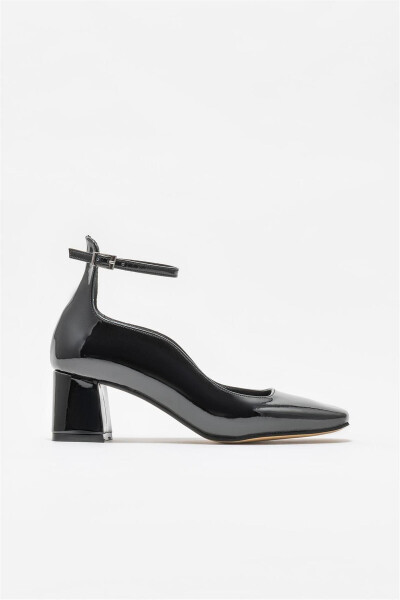 Black Woman's High Heels - ELLE SHOES
