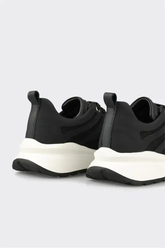 Black Women's Athletic Shoe - Black - 5
