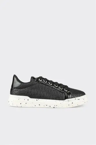 Black Women's Athletic Shoes - 1