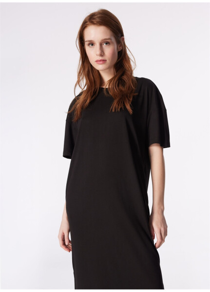 Black Women's Basic Crew Neck Dress - 12