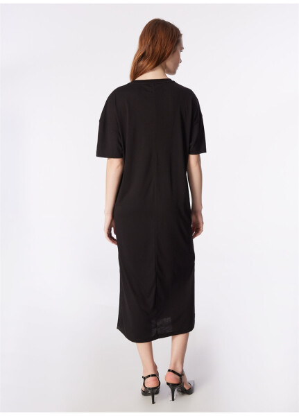 Black Women's Basic Crew Neck Dress - 13