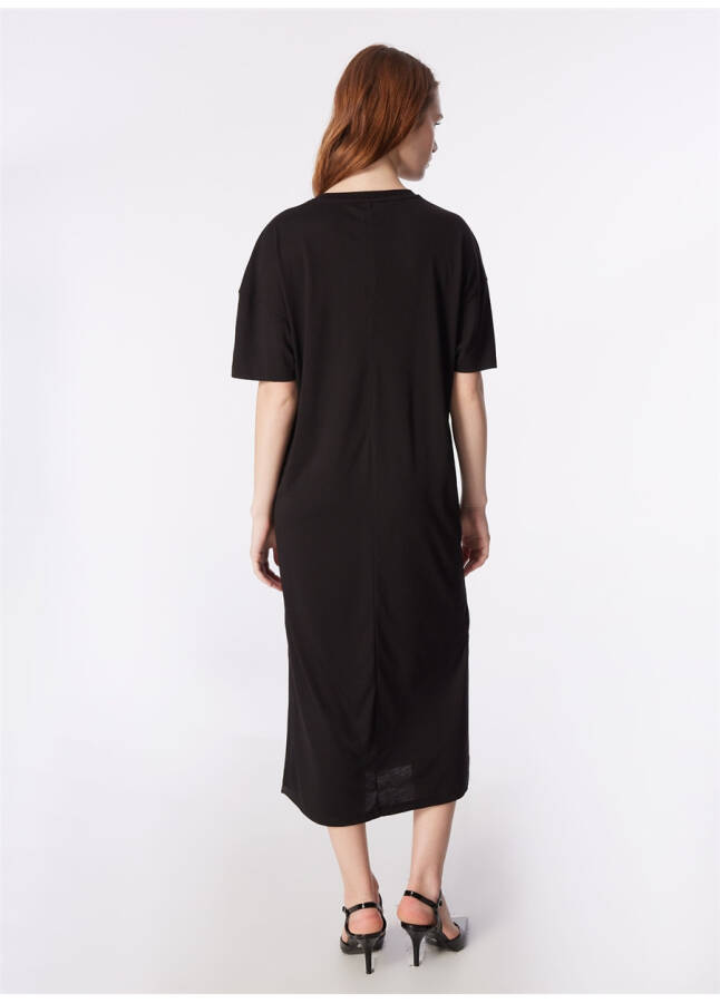 Black Women's Basic Crew Neck Dress - 13