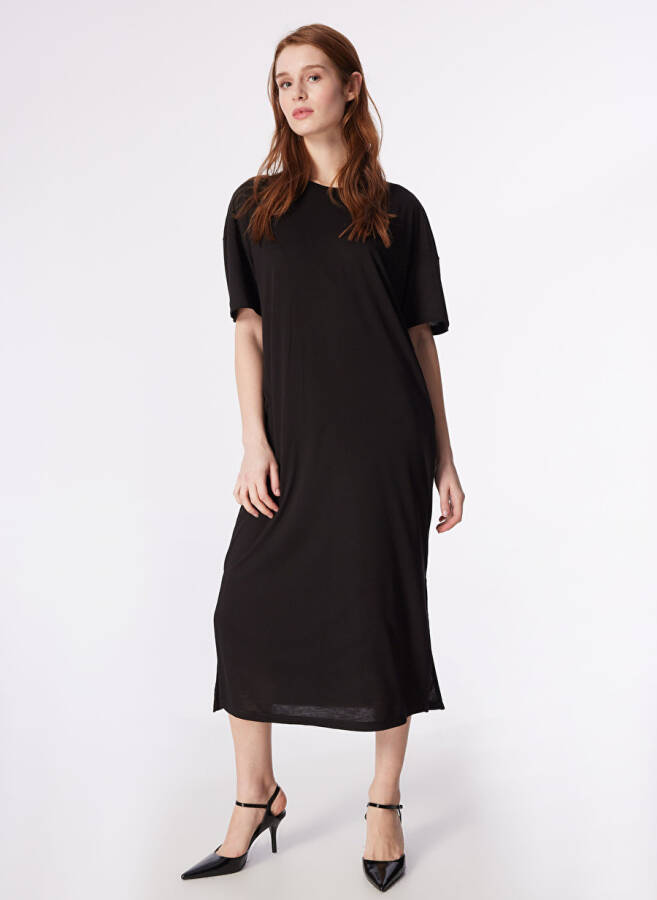 Black Women's Basic Crew Neck Dress - 3