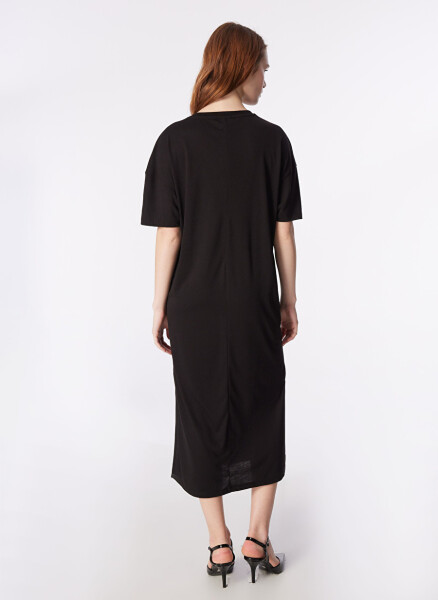 Black Women's Basic Crew Neck Dress - 6