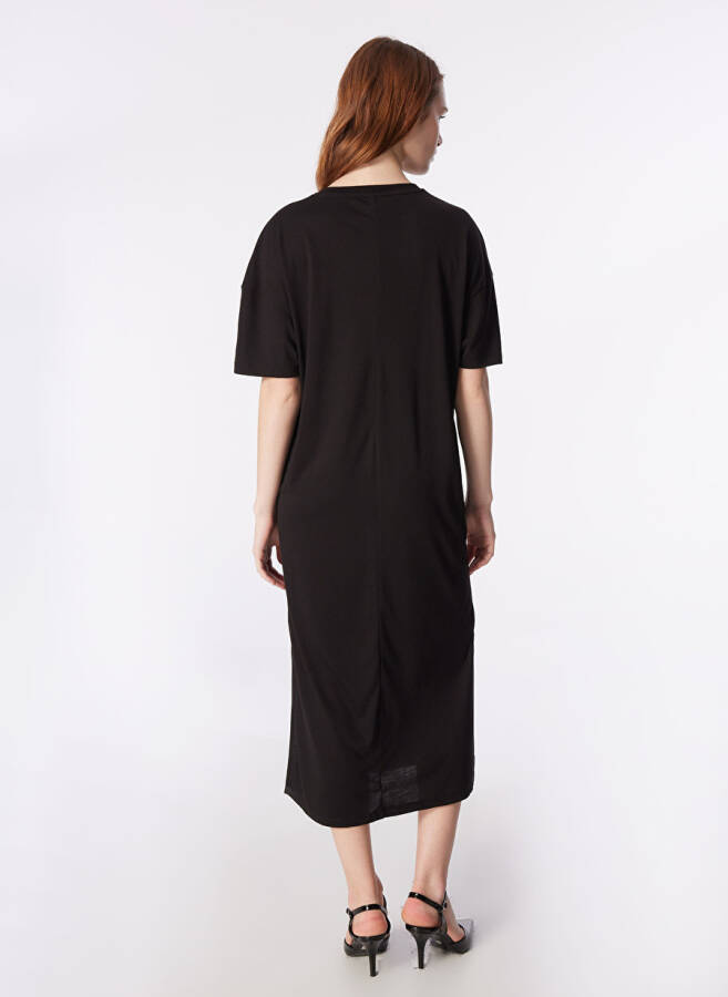 Black Women's Basic Crew Neck Dress - 8