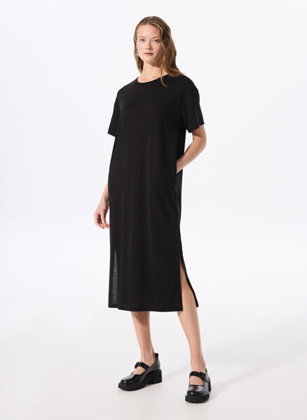 Black Women's Basic Crew Neck Dress - 1
