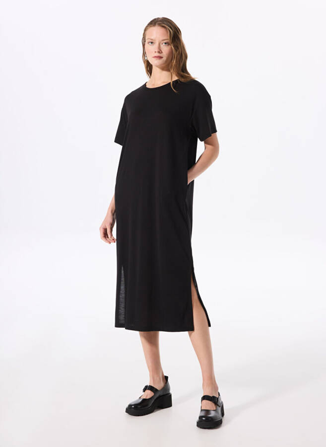 Black Women's Basic Crew Neck Dress - 1