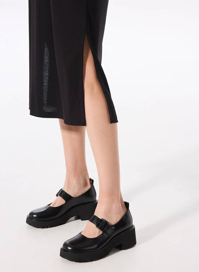 Black Women's Basic Crew Neck Dress - 4