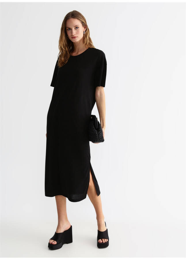 Black Women's Basic Crew Neck Dress - 17