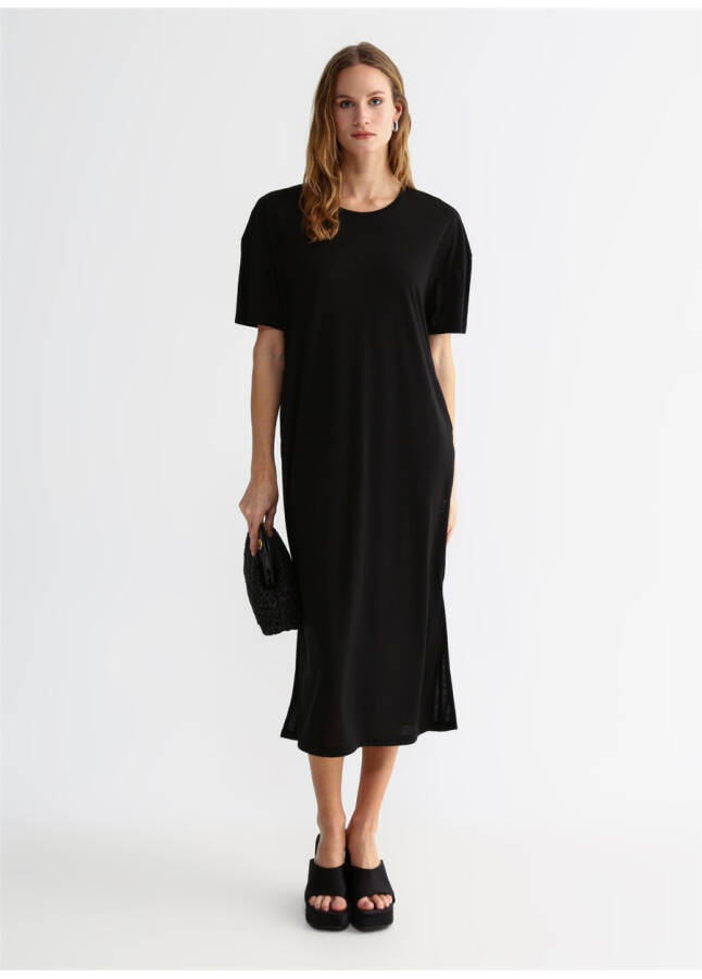 Black Women's Basic Crew Neck Dress - 18