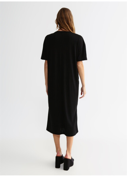 Black Women's Basic Crew Neck Dress - 19