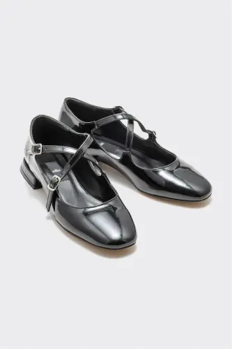 Black Women's Casual Shoes - ELLE SHOES (1)