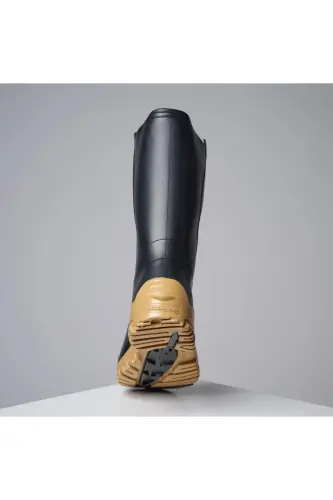 Black women's short rain boots, for hunting and nature observation. - 6