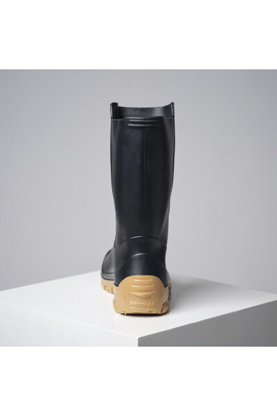 Black women's short rain boots, for hunting and nature observation. - 4