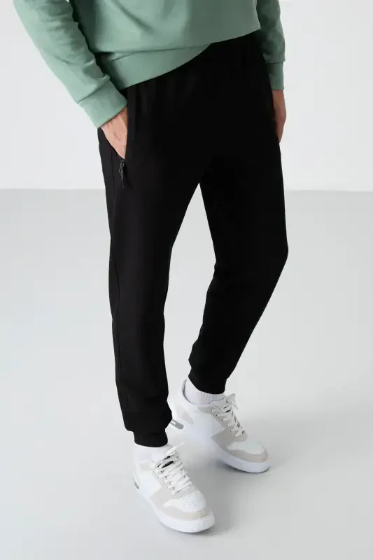 Black Zipper Pocket Standard Fit Jogger Men's Sweatpants - 4