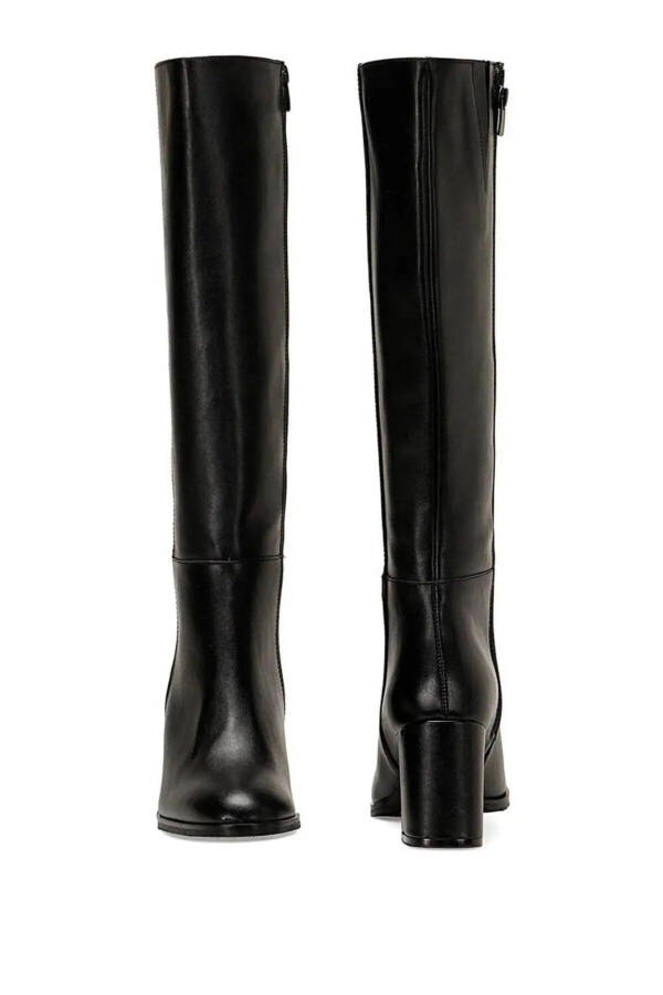 Black zippered leather boots - 8