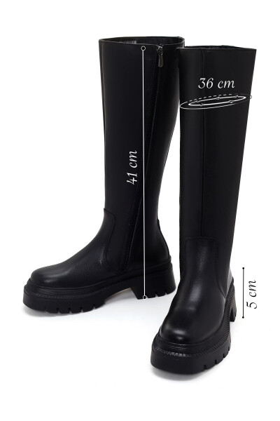 Black zippered leather boots, code 24WFD511018. - 3