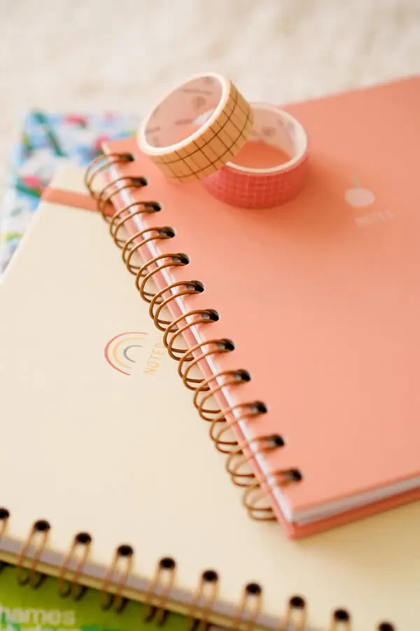 Блокнот без даты в клетку 2 шт. в комплекте с пружинной спиралью, линейкой, радужная - 3