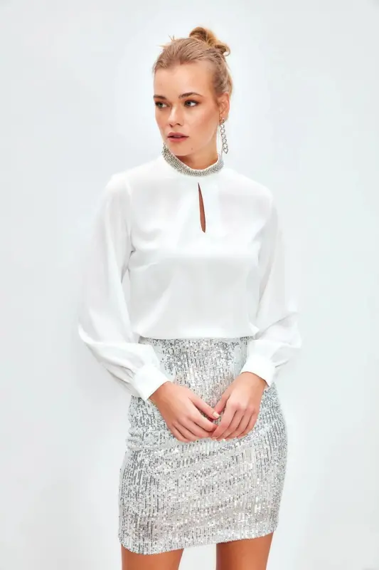 Blouse with Collar Accessory - Ecru - SATEEN