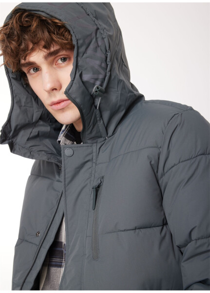 Blue green men's jacket with hood. - 8