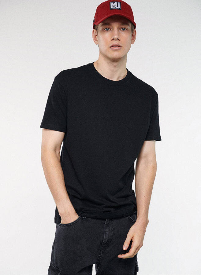 Blue Polo Neck Plain Black Men's T-Shirt 066249-900 SHORT SLEEVE T-SHIRT Black - 1